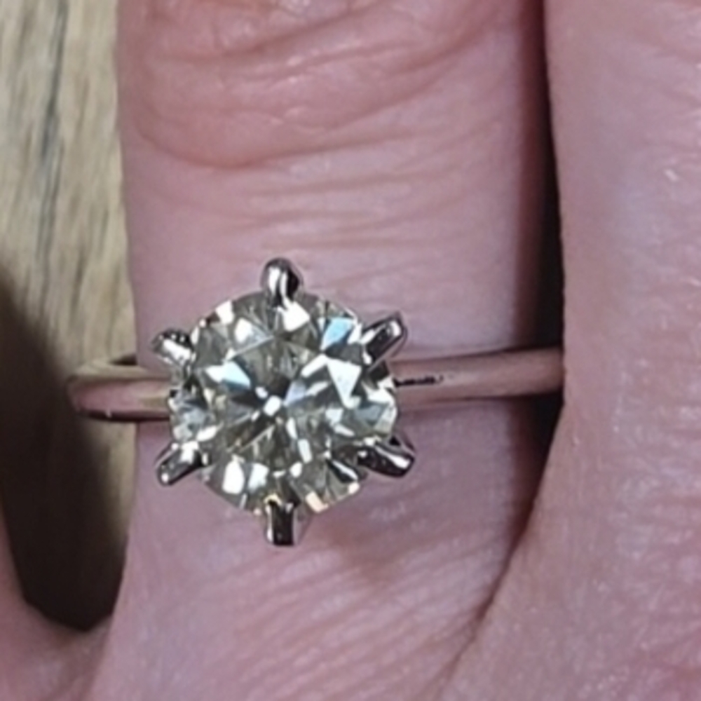 2 ct TW VVS1 Moissanite Solitare Engagment Ring 925 Sterling Silver Very Fancy